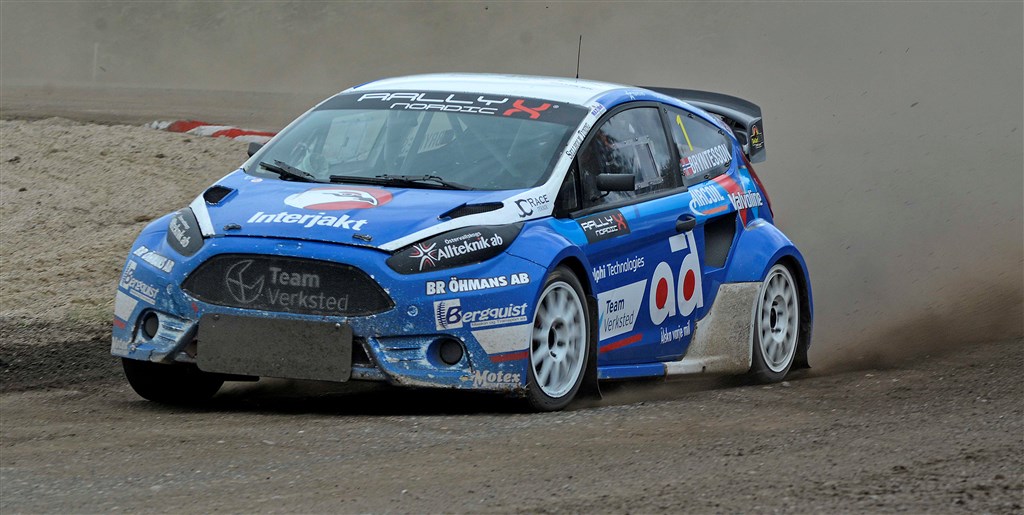 Sidste år SuperCar-mester: Thomas Bryntesson ligger fuldstændig lige med Oliver Solberg i den samlede stilling